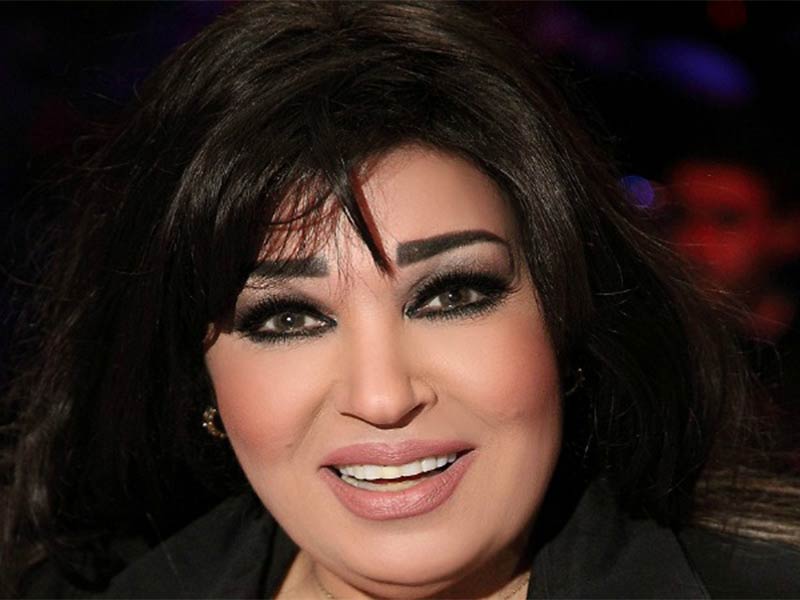 شاهد فيفي عبده كيف تصرّفت مع أطول رجل بالعالم.. اضغط لمشاهدة الفيديو